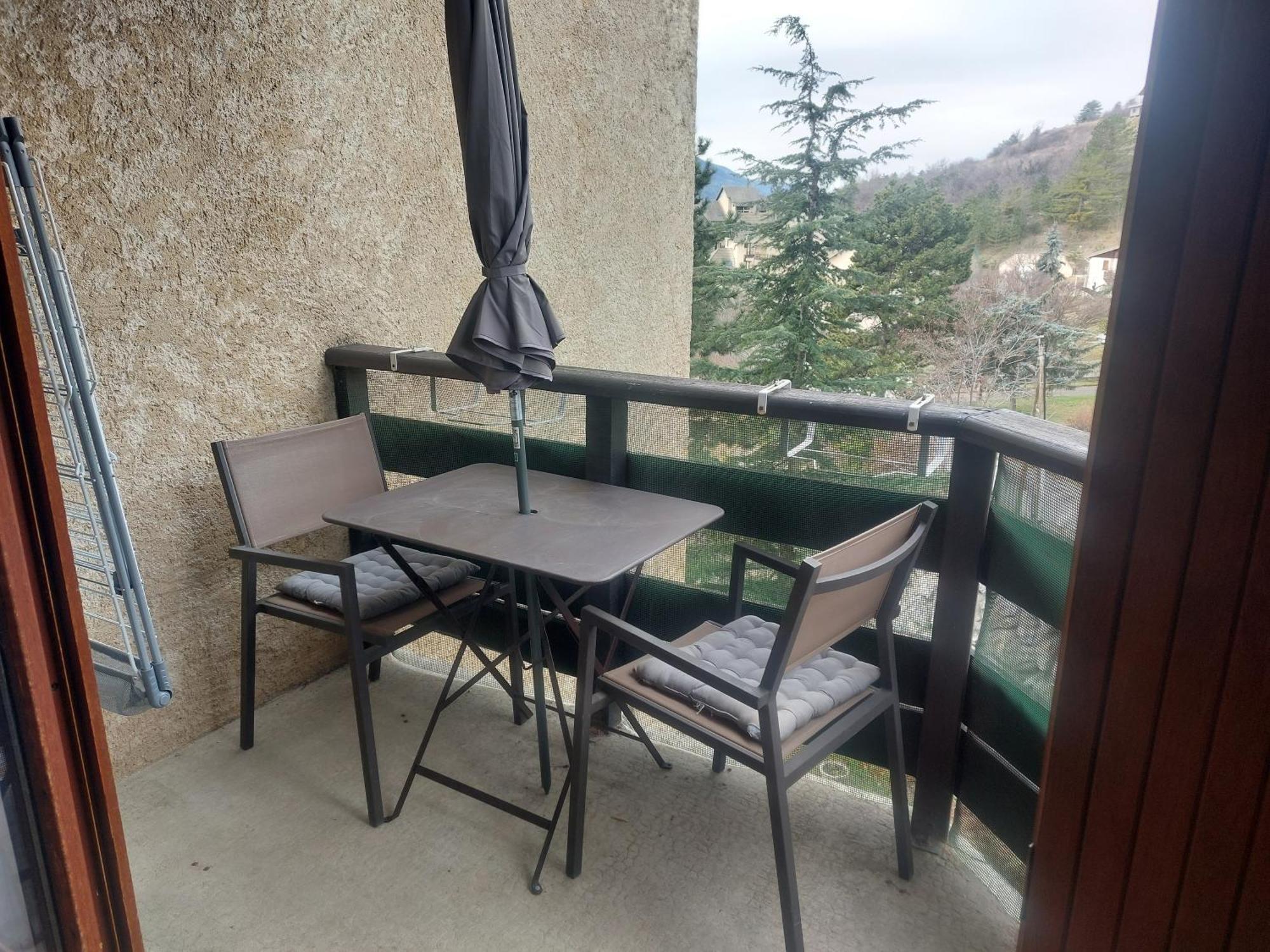 Appartement En Residence Proche Du Plan D'Eau Embrun Exterior photo